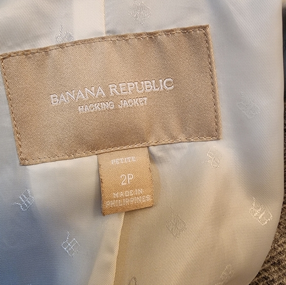 Banana Republic Wool Blend Blazer, Size 2P - Picture 2 of 11